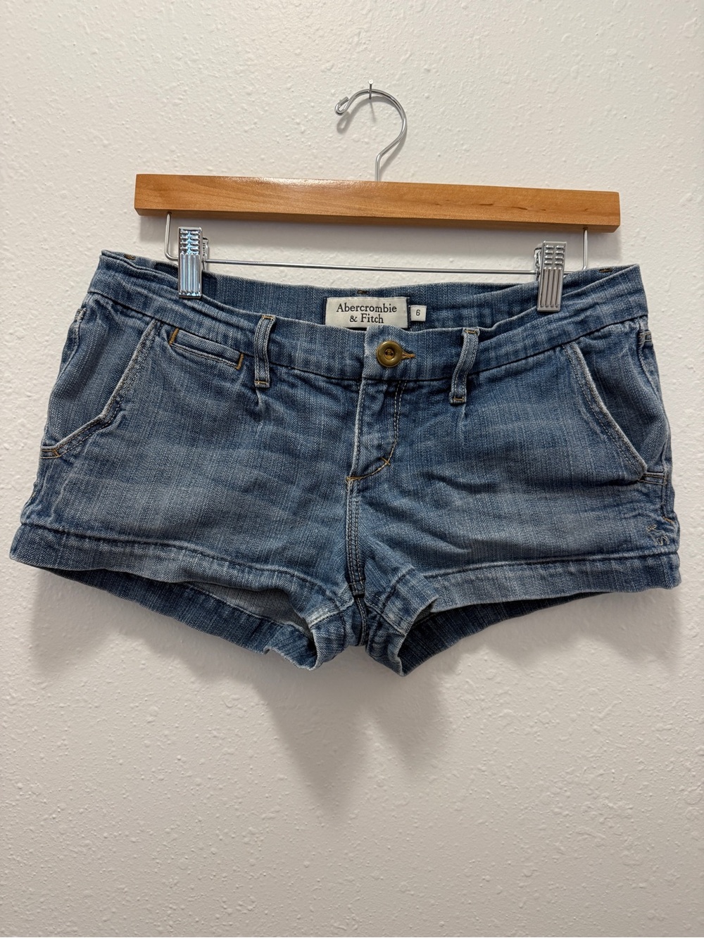 Vintage Y2K Abercrombie & Fitch Low Rise Booty Butt Jean Shorts Size 6